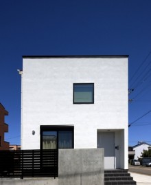 完全自由設計!インナーガレージ付き、事務所併用のシンプルデザイン住宅